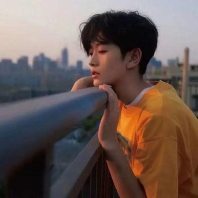 娱乐吃瓜头像男真人版,揭秘网络红人的真实面貌