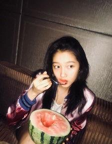 娱乐吃瓜酱尴尬丫头,揭秘娱乐圈背后的尴尬瞬间